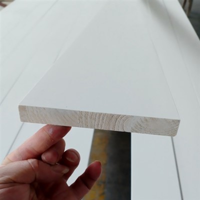 Invólucro canelado de pinho preparado